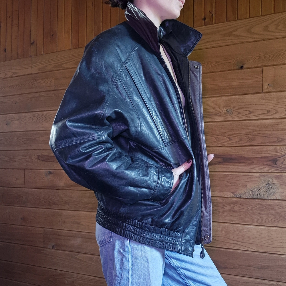 VINTAGE - Black Leather Bomber Jacket